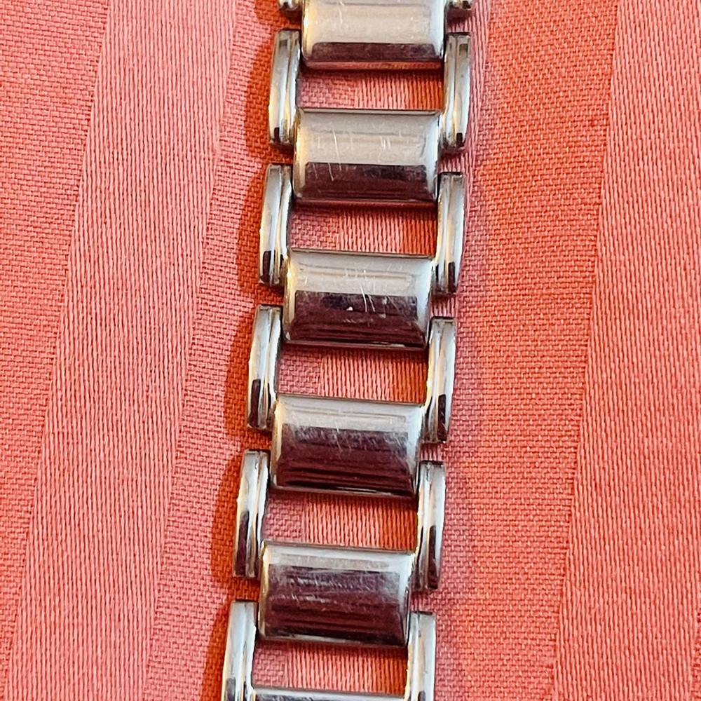 Kenneth Cole wrist watch - Picture 4 of 7